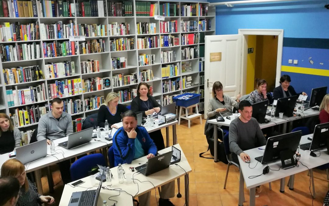 Edukacije knjižničara i 3D printeri u knjižnicama