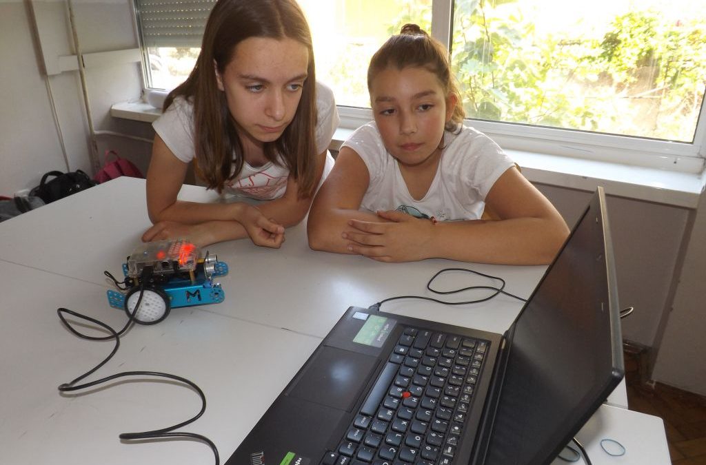 STEM auto nastavlja turneju po Dalmaciji, velik postotak djevojčica na STEM radionicama