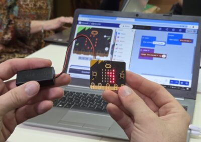 Partneri smo u novom projektu udruge Kamenčići: Dostupna znanost svima kao alat za bolje ja i bolju zajednicu